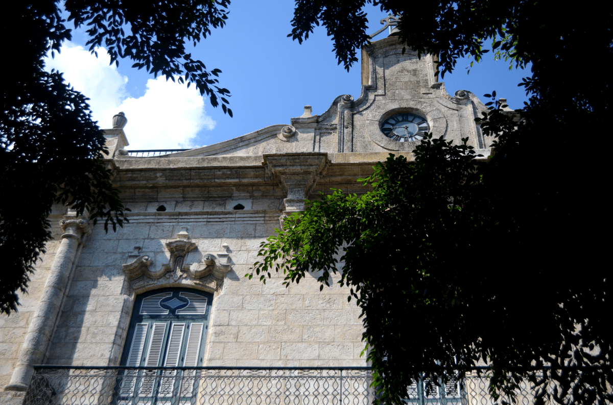 A building in Havana Vieja.